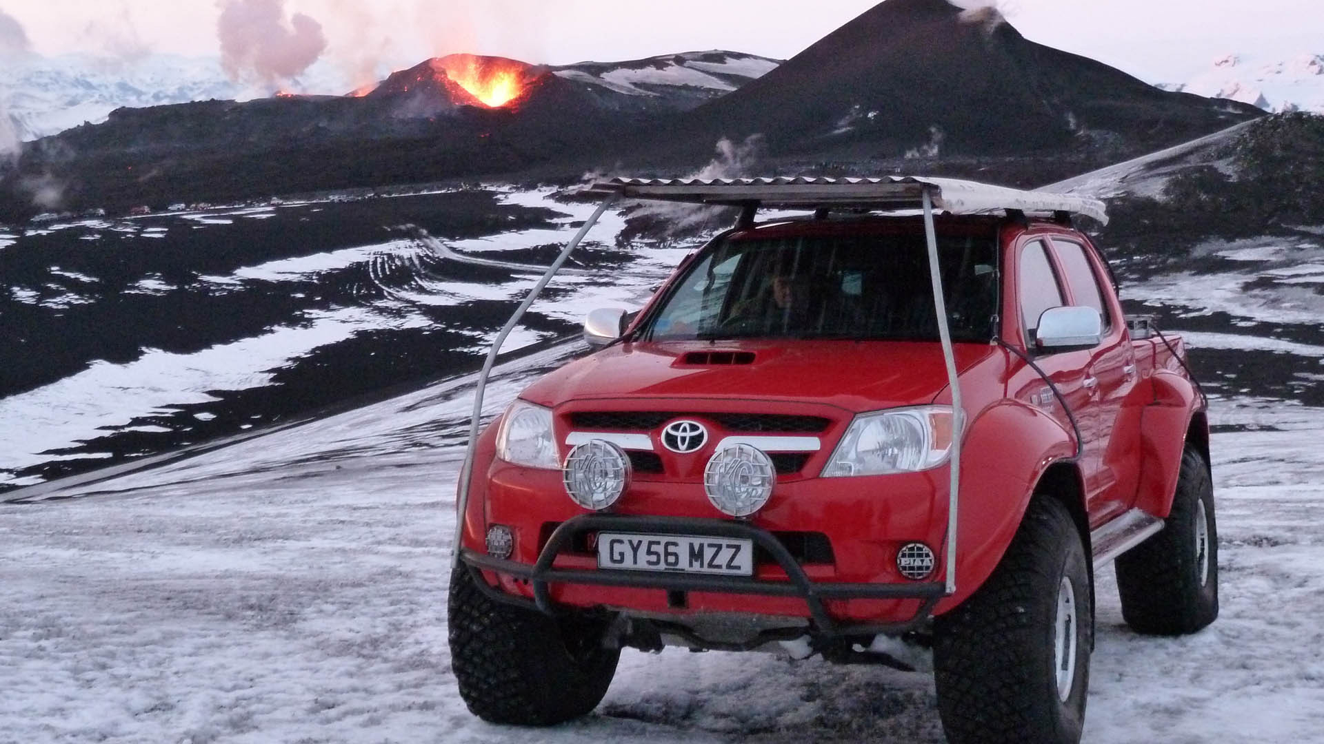 Top Gear 15, Episode 1 May Drives the Indestructible Toyota Hilux Up