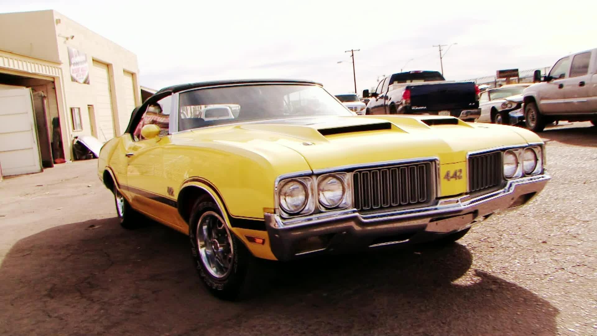 Desert Car Kings 1, Episode 2 Young vs. Olds MotorTrend
