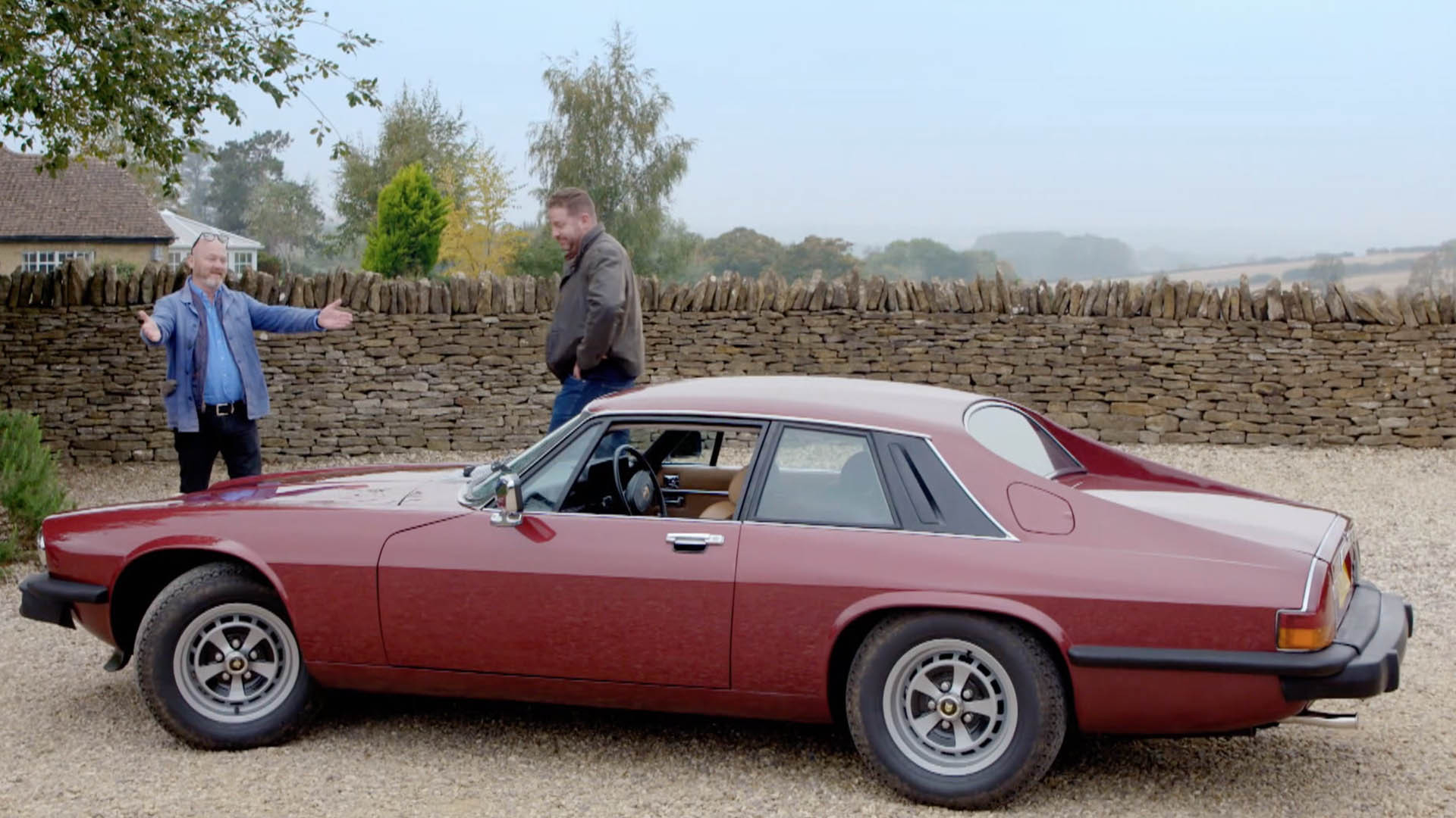 Salvage Hunters Classic Cars 2, Episode 5 Jaguar XJS & Renault 4