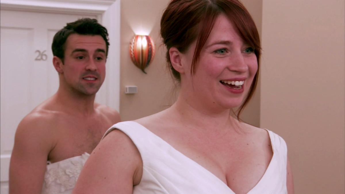 Say Yes to the Dress - S3 E7 Seeing Red - TLC GO Say Yes to the Dress - S3 E7 Seeing Red - TLC GO