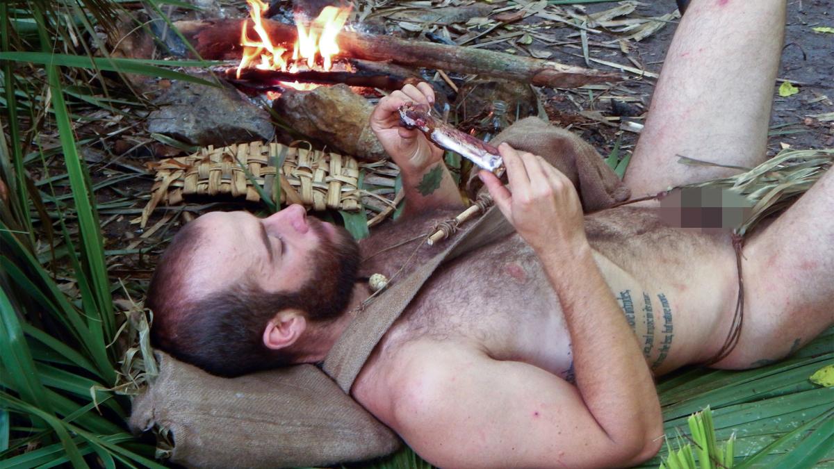 Naked and Afraid - S4 E1 Alligator Alley - Discovery GO