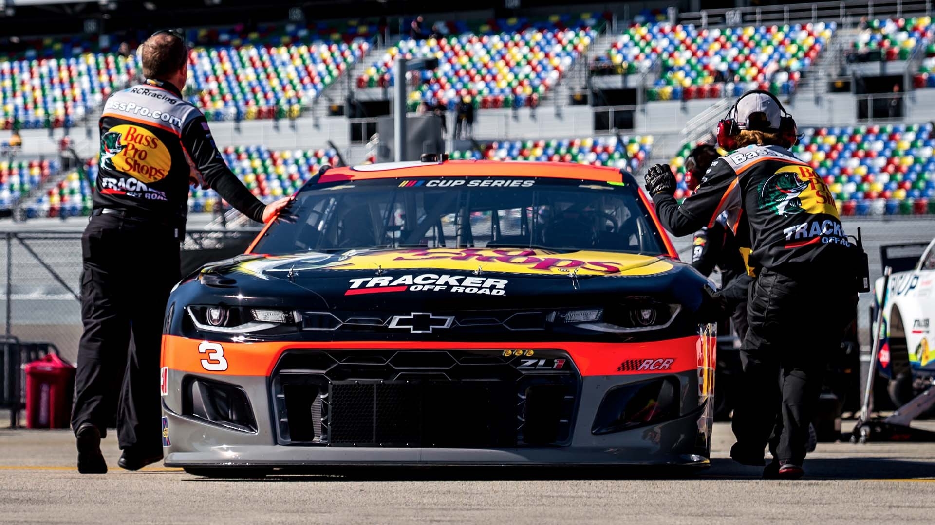 Nascar All In Battle For Daytona 1 Episode 3 Long Way To Go Short Time To Get There Motortrend