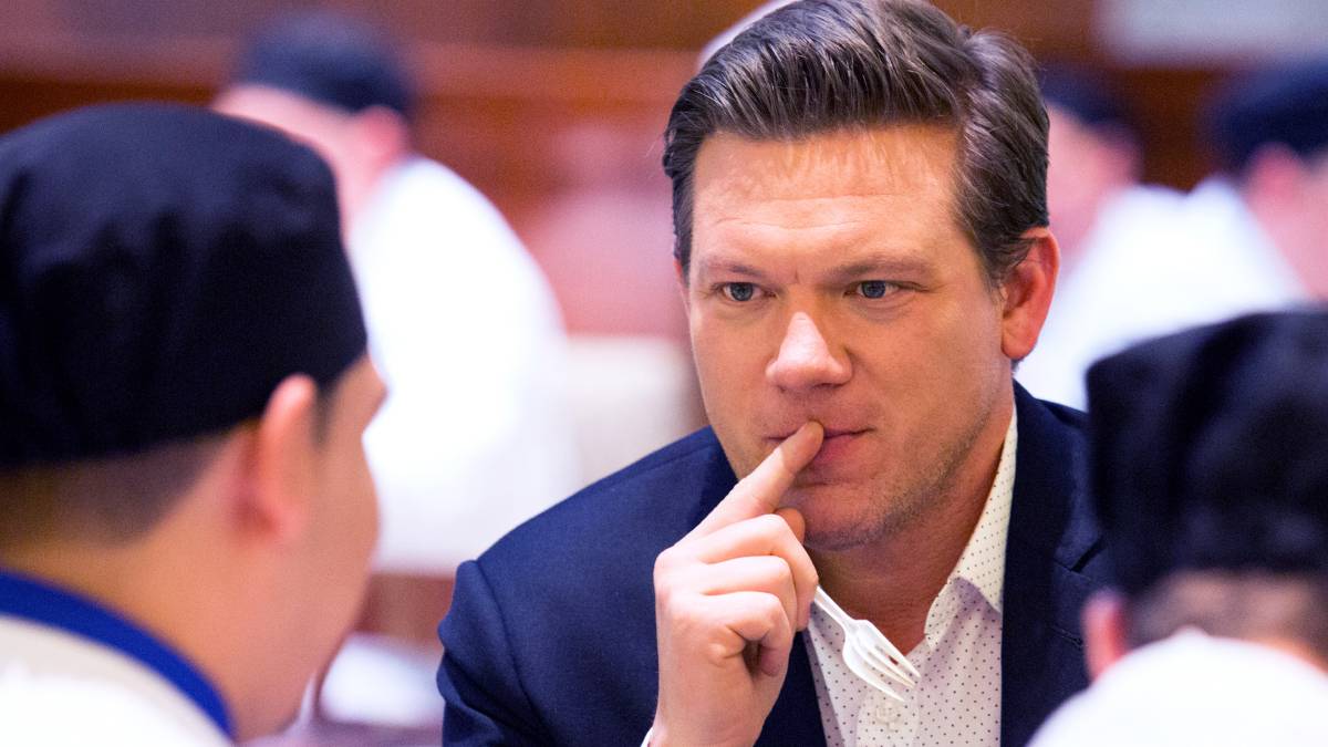 Stream Food Court Wars discovery+