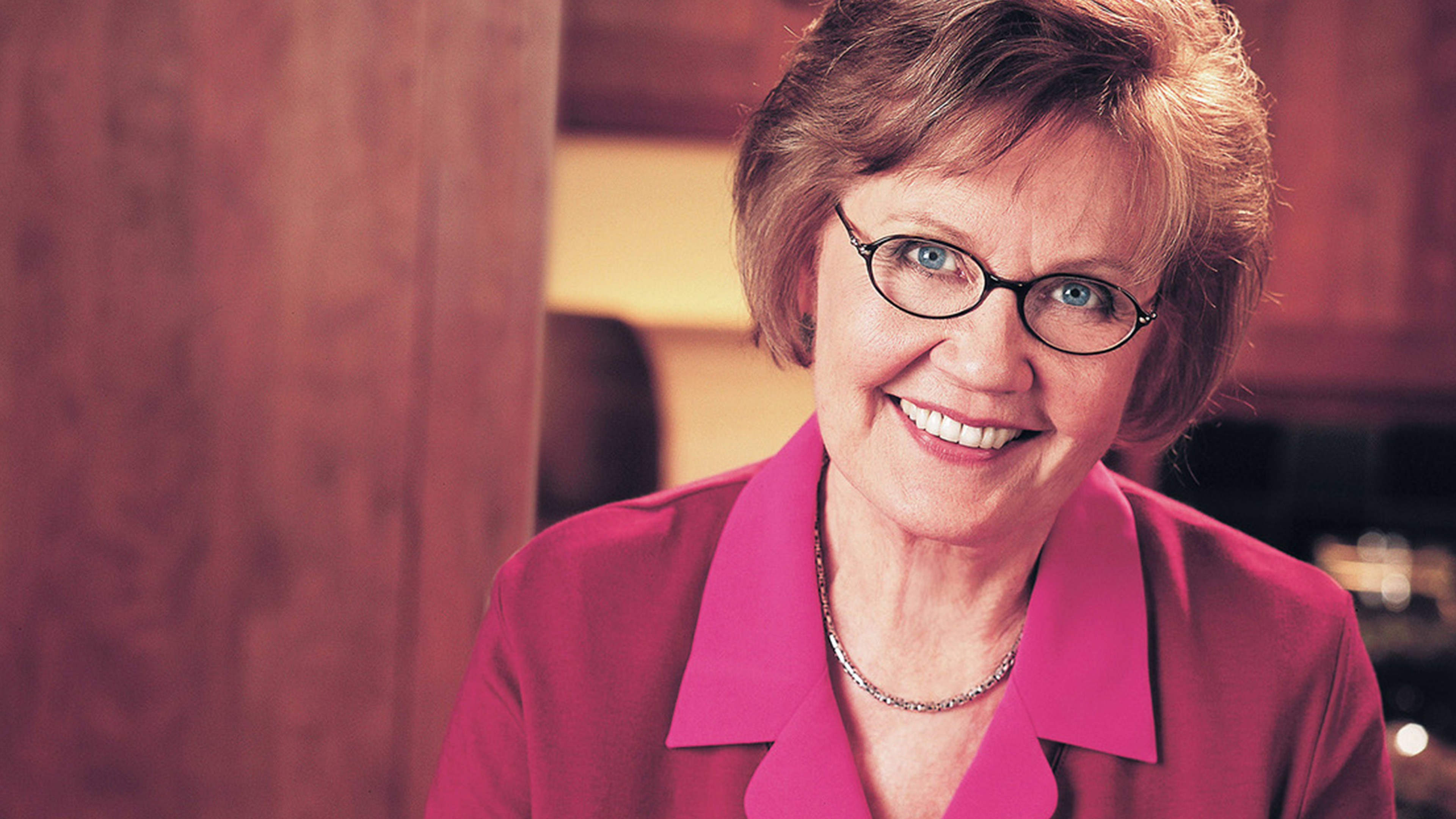 Stream The Carol Duvall Show discovery+