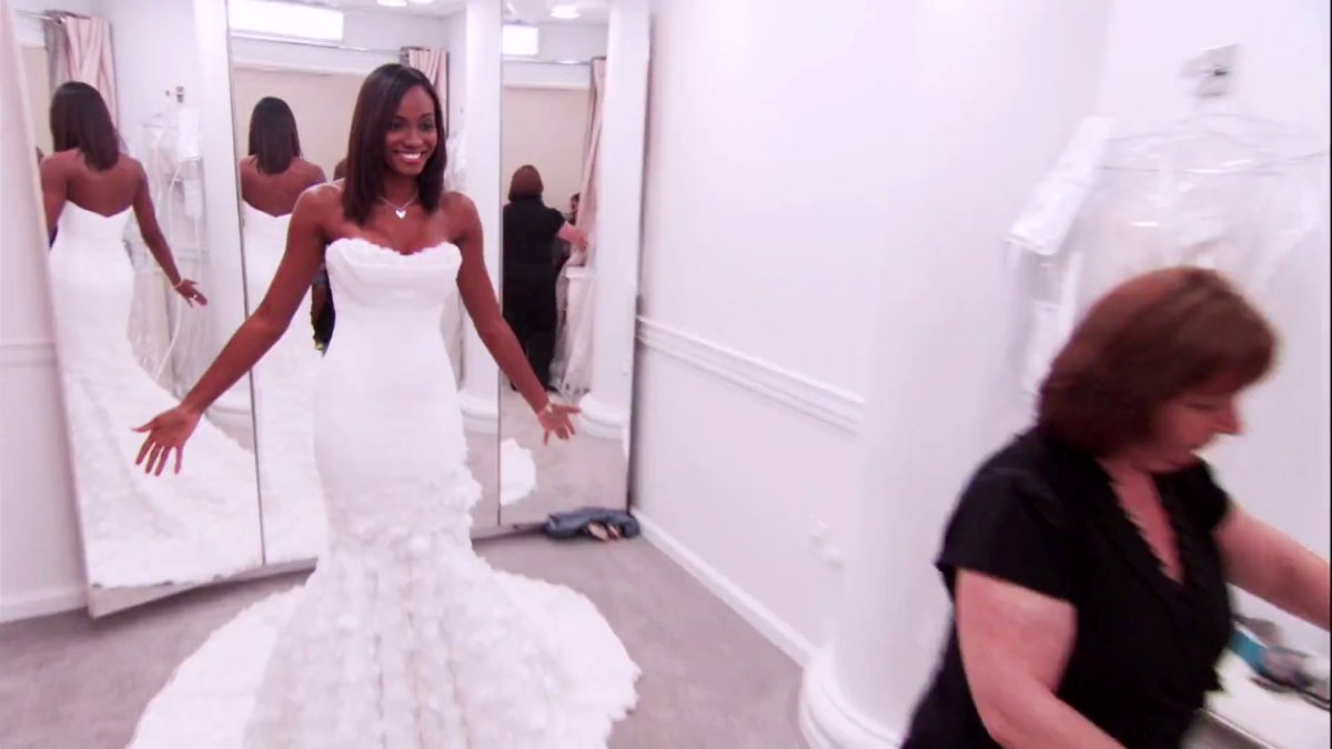Say Yes to the Dress - S11 E6 It Fits, She Scores! - TLC GO