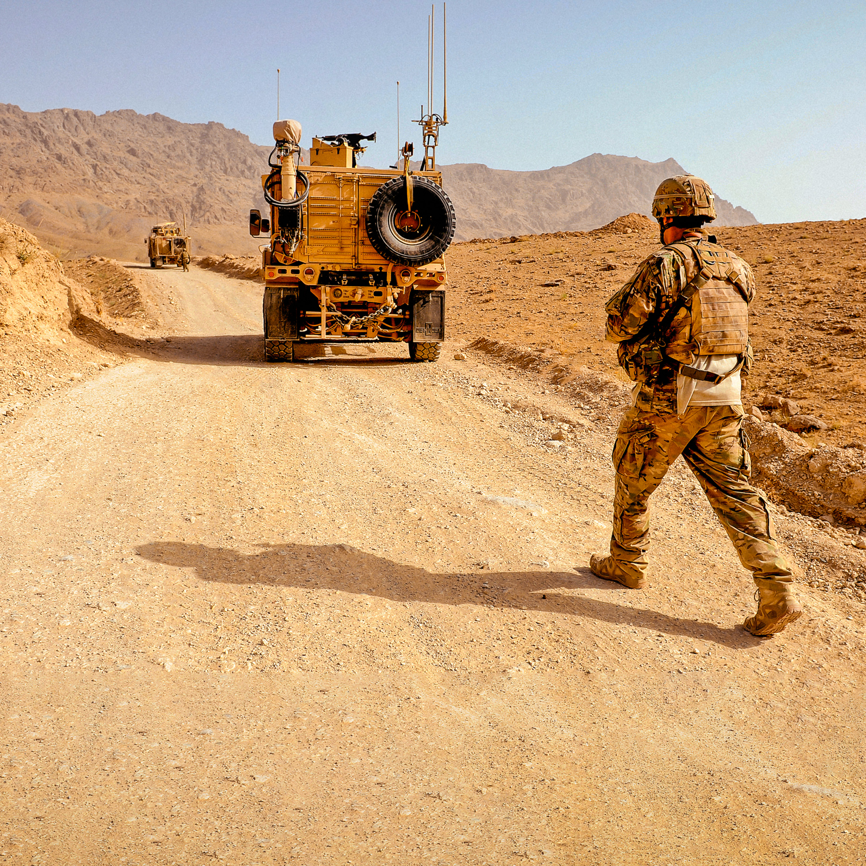 Stream Heroes of Hells Highway discovery+