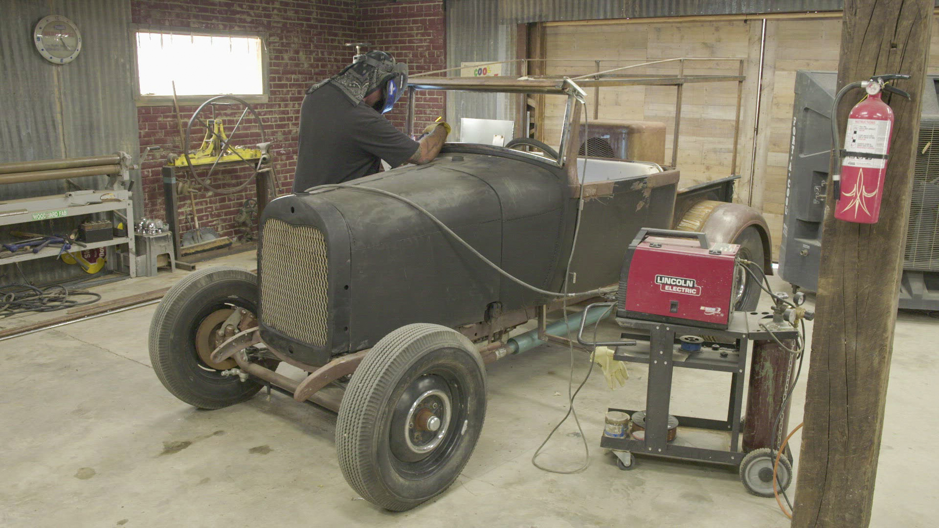 Full Custom Garage 5, Episode 5 Dustbowl Dreaming MotorTrend