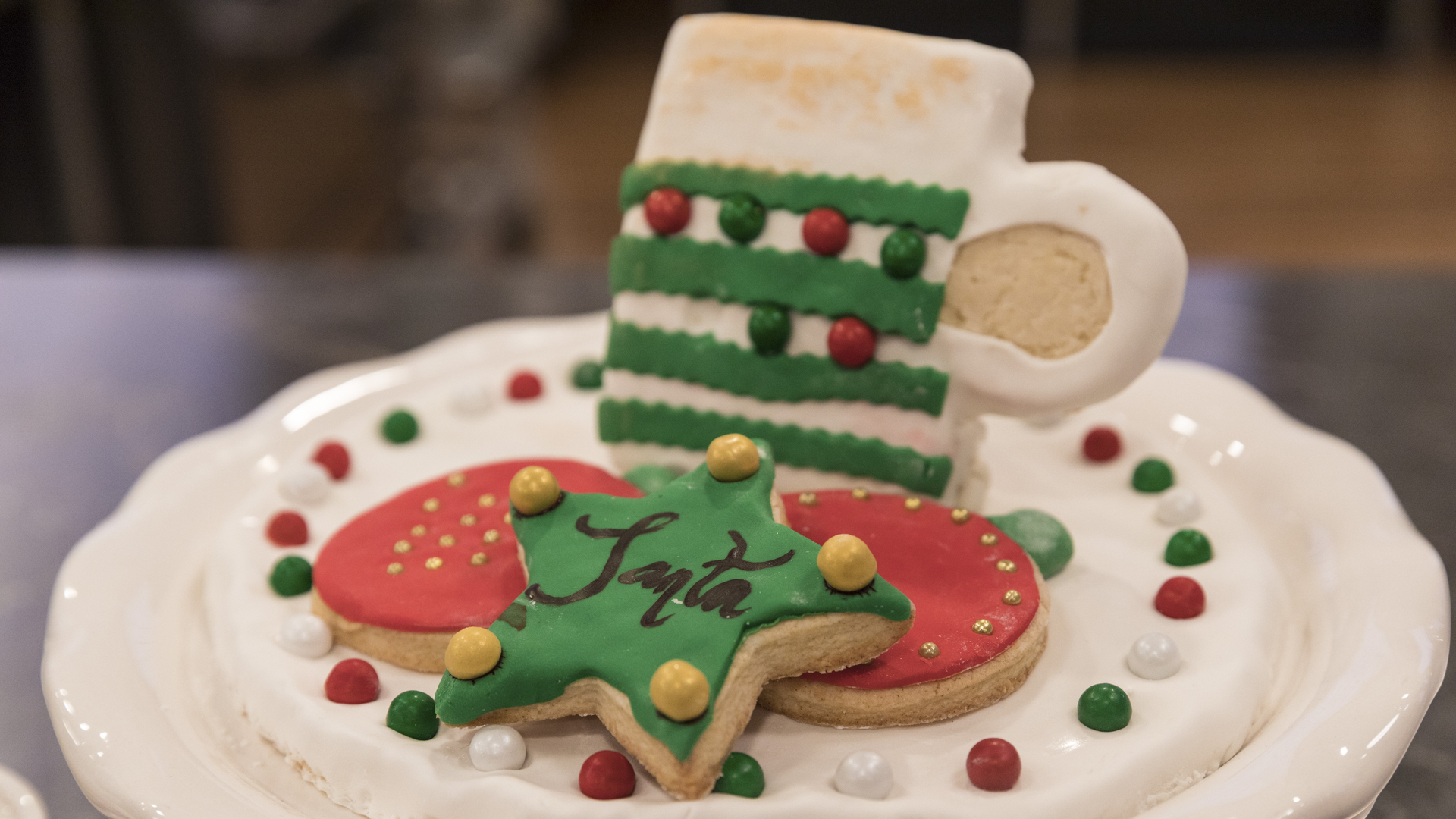 Stream Christmas Cookie Challenge discovery+