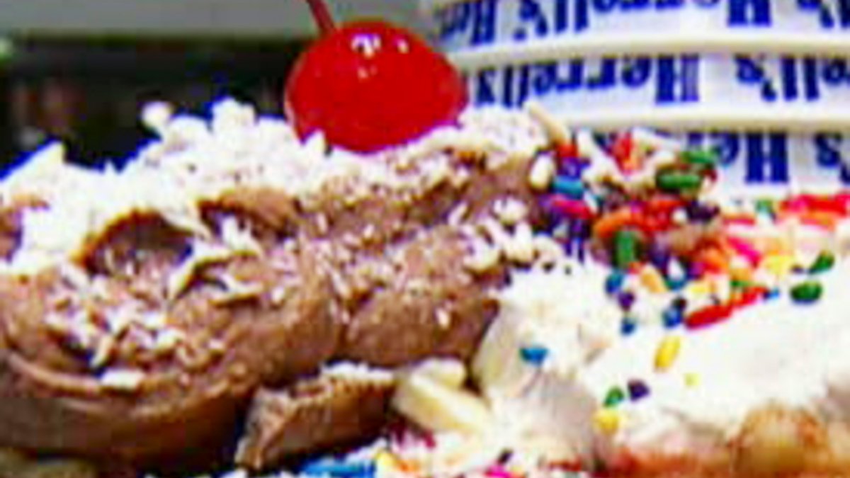 Unwrapped - S1 E9 Chocolate Candy - Food Network GO