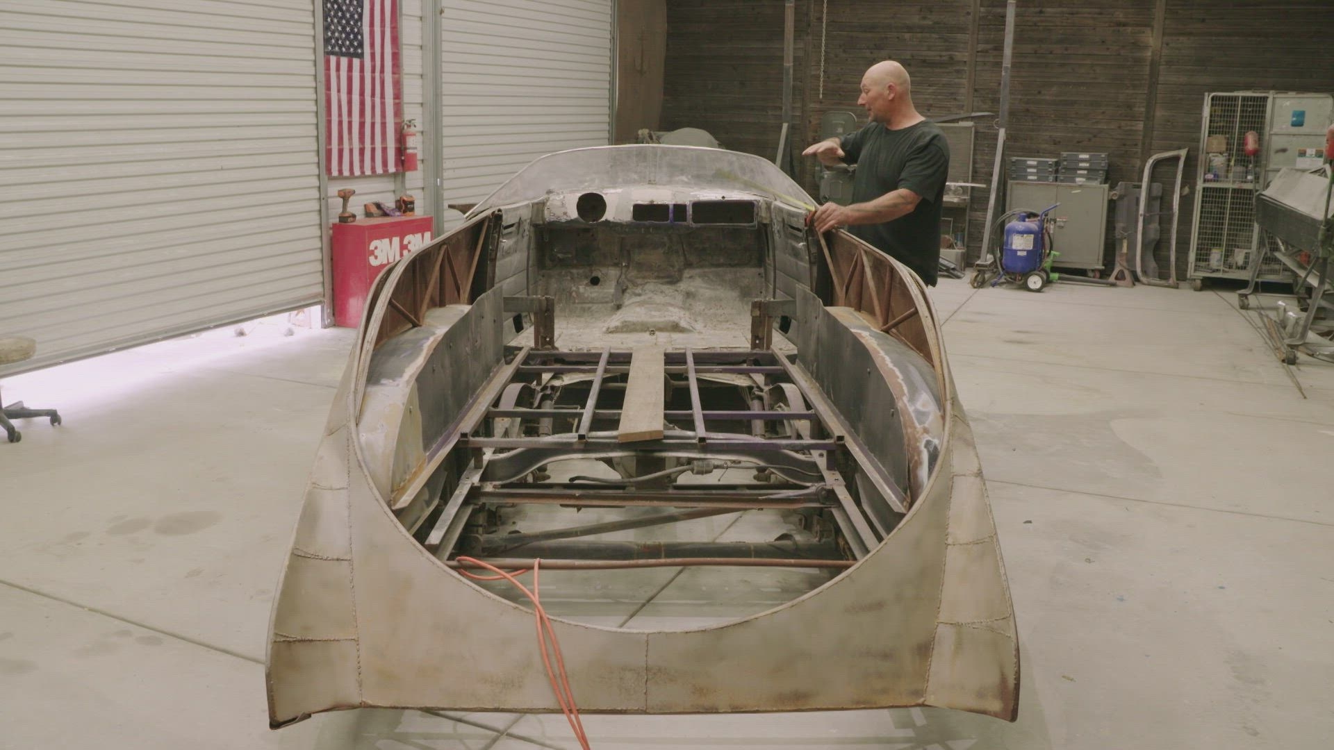 Full Custom Garage 6, Episode 3 Part 2 Cruiseliner MotorTrend