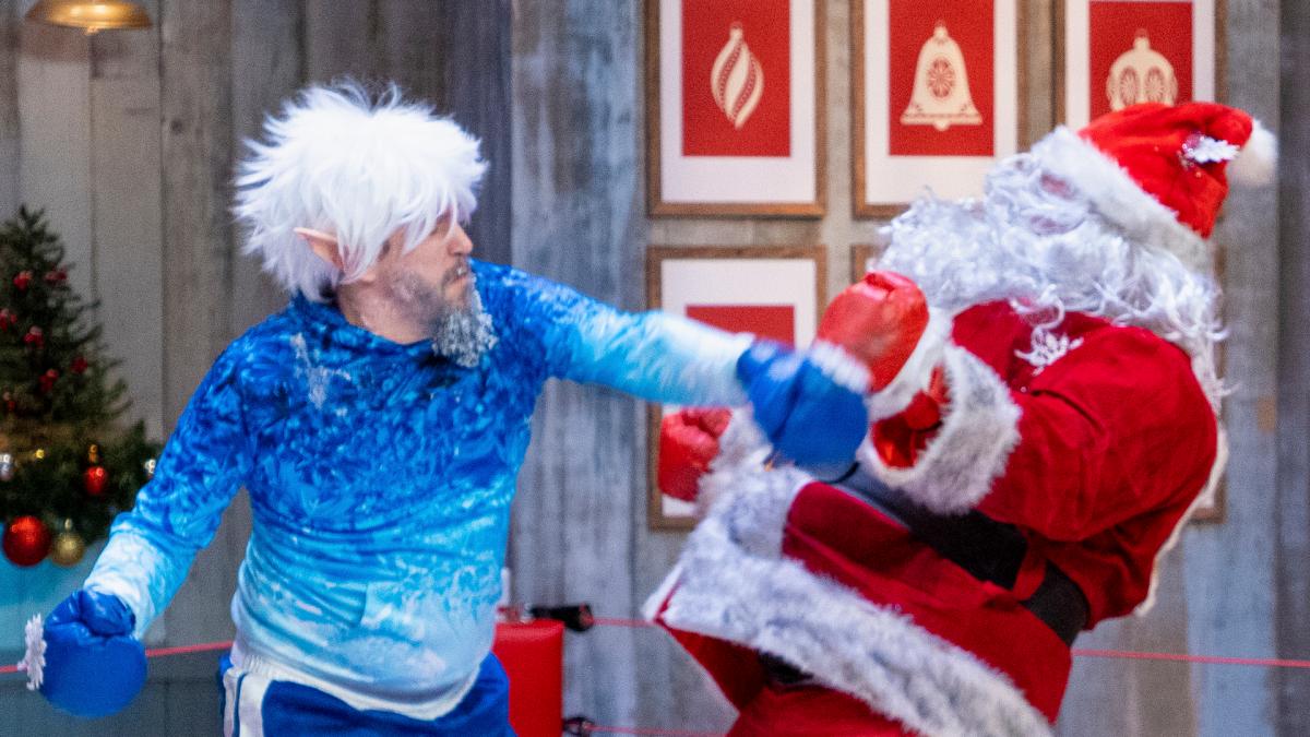 Holiday Baking Championship: Gingerbread Showdown - S2 E3 Claus vs