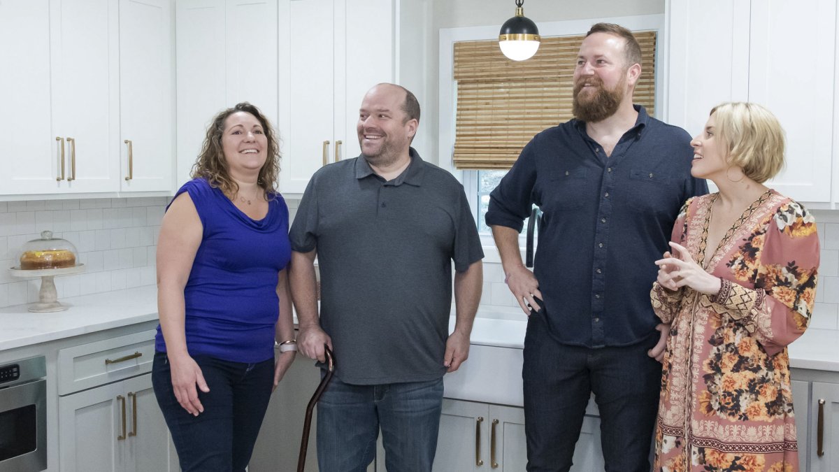 Home Town - S8 E1 Left-Hand Man - HGTV GO
